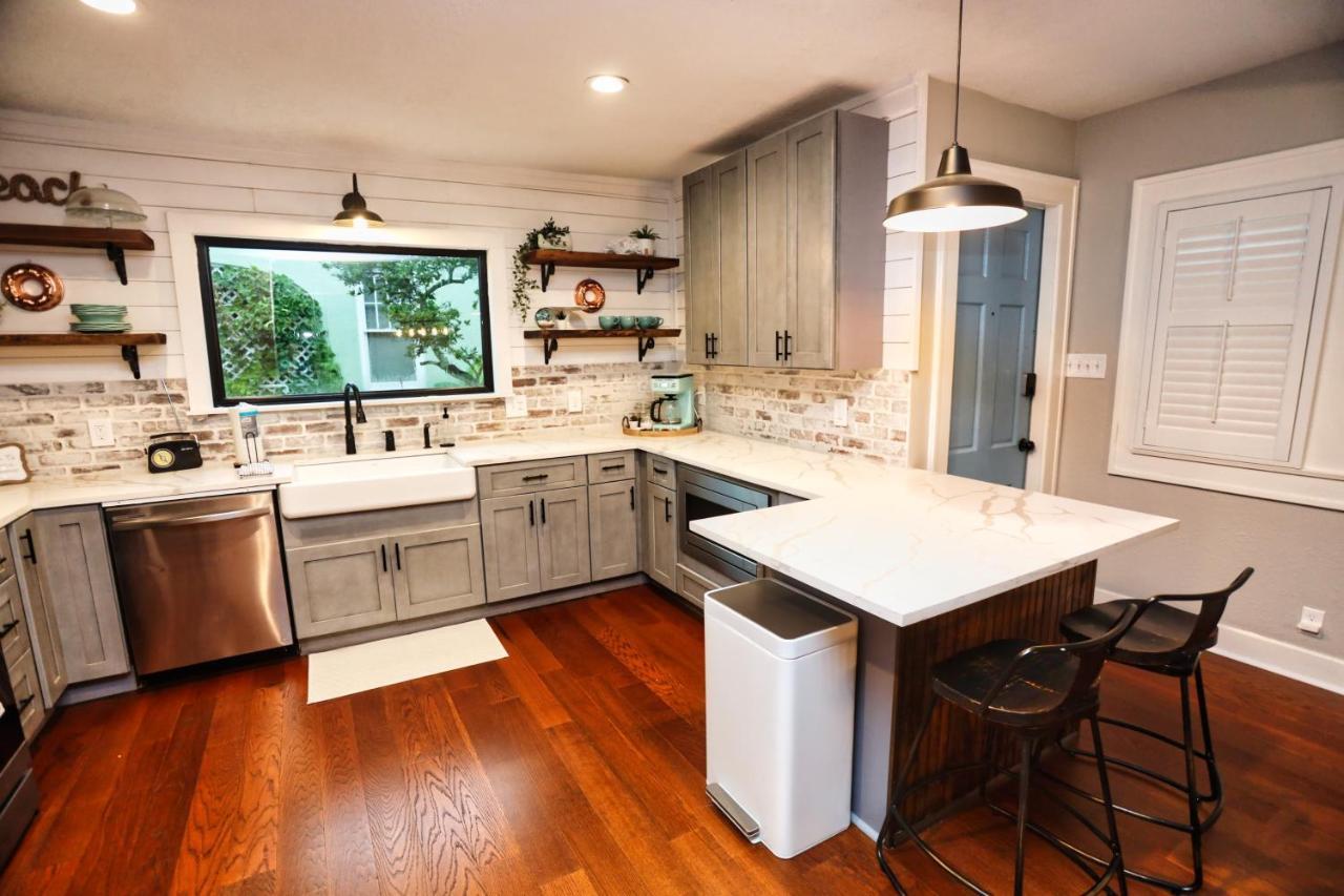 Historic Home Family Friendly Close To Seawall Galveston Exterior photo